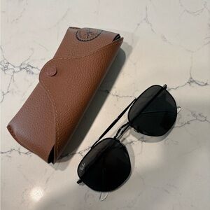 Ray-Ban Black Aviator Sunglasses with Brown Case